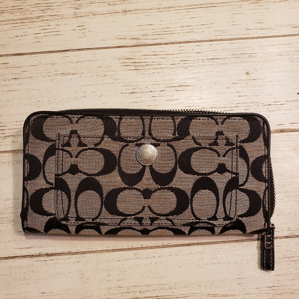 EUC Large Coach Accordion Wallet